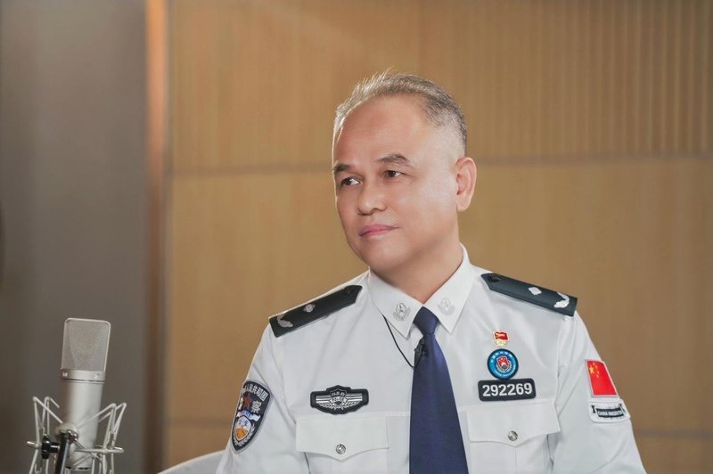  国门猎手易桂平：从海图光点中捕捉真相。 新闻 国门猎手易桂平：从海图光点中捕捉真相。 新闻 国门猎手易桂平：从海图光点中捕捉真相。 新闻