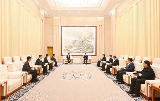  焦虑与破局：具身智能产业如何在高位博弈中实现落地？ IT技术 焦虑与破局：具身智能产业如何在高位博弈中实现落地？ IT技术