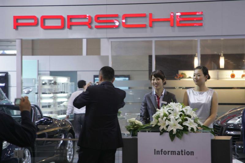  电动化并非终局：超豪华品牌的内燃机复兴论 汽车科技