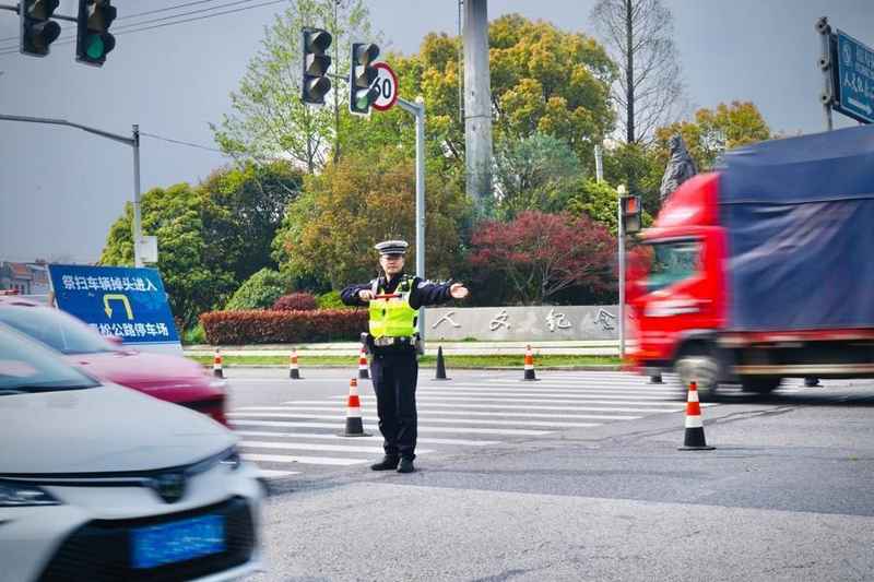  交通管控实战方案：立体化巡防体系构建与效能提升指南 新闻