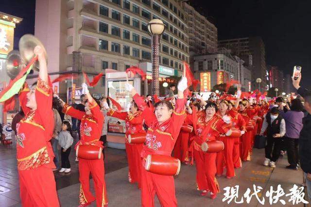  非遗技艺的行进式重生：从姜堰民俗踩街看文化传承的破局之道 文化旅游