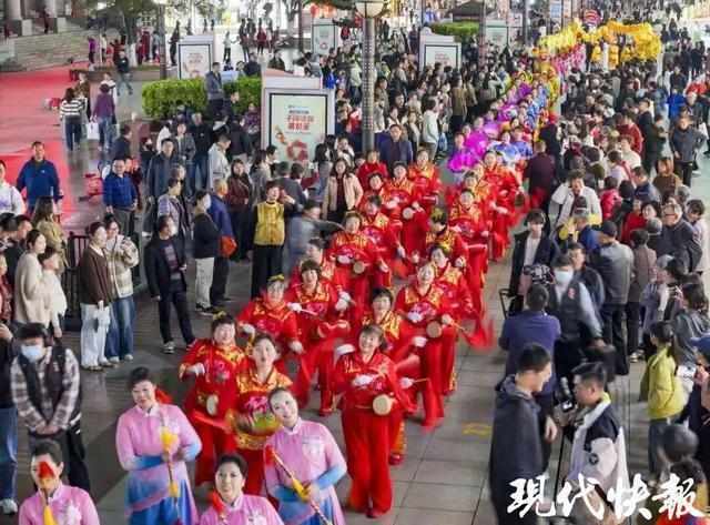  非遗技艺的行进式重生：从姜堰民俗踩街看文化传承的破局之道 文化旅游