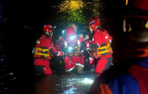  水深50厘米、暗藏60米危机：长春消防伊通河救援技术复盘 新闻