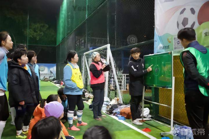  从凉山草根到五人制冠军教头：叶安钊的足球青训方法论 体育新闻